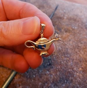 Solid 10k yellow gold genie lamp pendant, new, stamped. Beautuful!